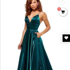 Sherri Hill Emerald Green Formal dress